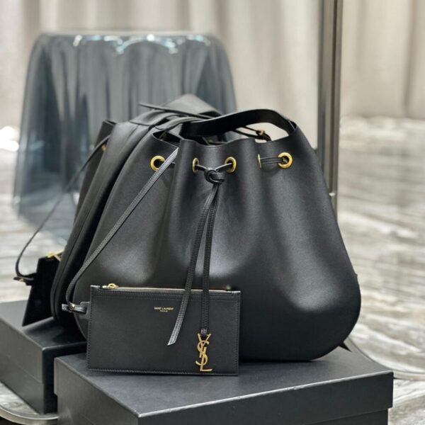 PARIS VII LARGE FLAT HOBO BAG IN SMOOTH LEATHER - Image 2