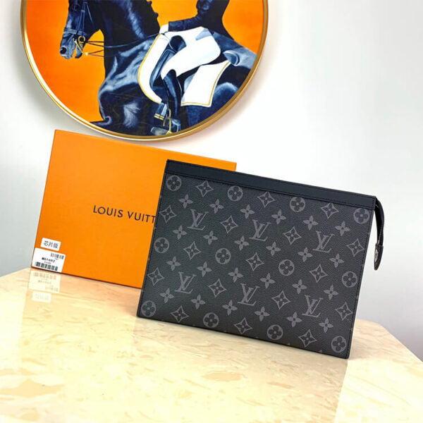 LV Pochette Voyage MM - Image 2
