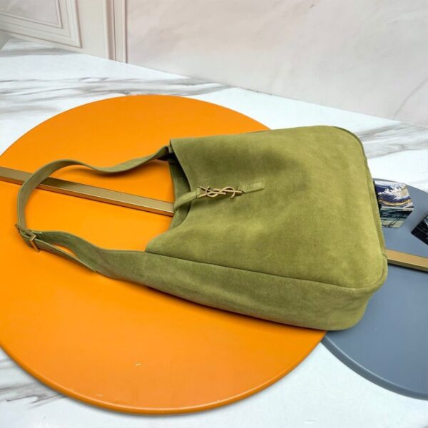 YSL LE 5 À 7 supple SUEDE LARGE - Image 3