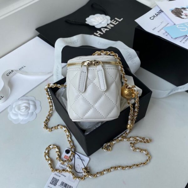Chanel SMALL VANITY WITH CHAIN - Image 3