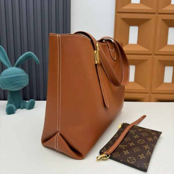 LV Low Key Cabas MM - Image 3