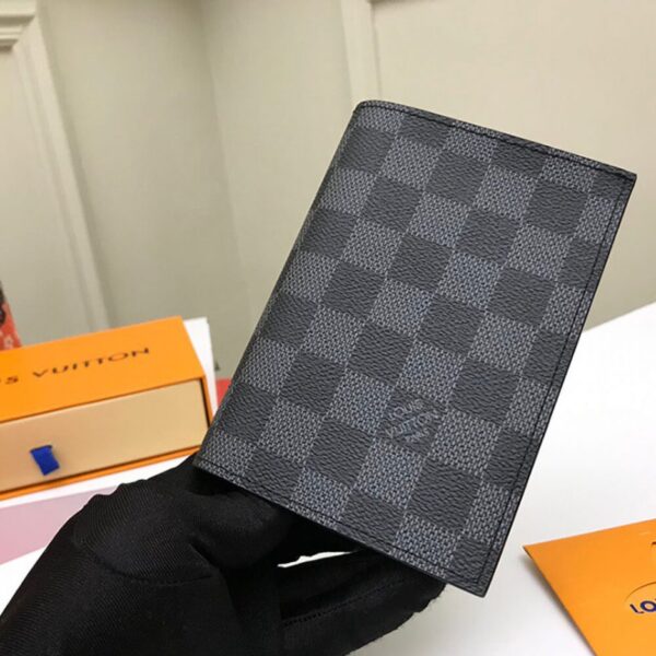 LV PASSPORT COVER - Image 3