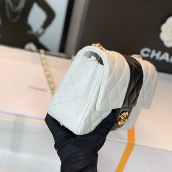 CHANEL MINI FLAP BAG - Image 3