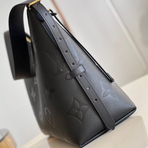 LV  CarryAll MM - Image 3