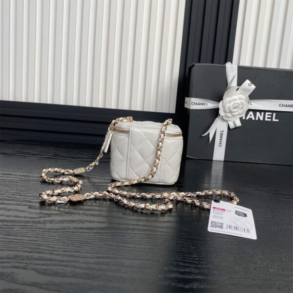CHANEL Small Vanity with Chain(HIGH-END GRADE) - Image 4