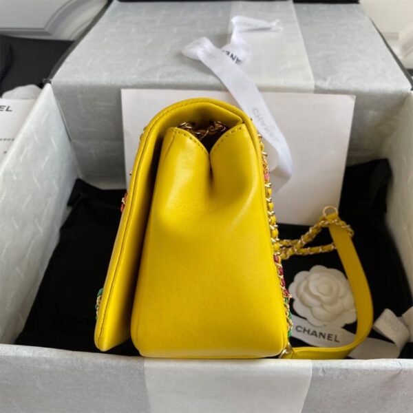 CHANEL Flap Bag - Image 4