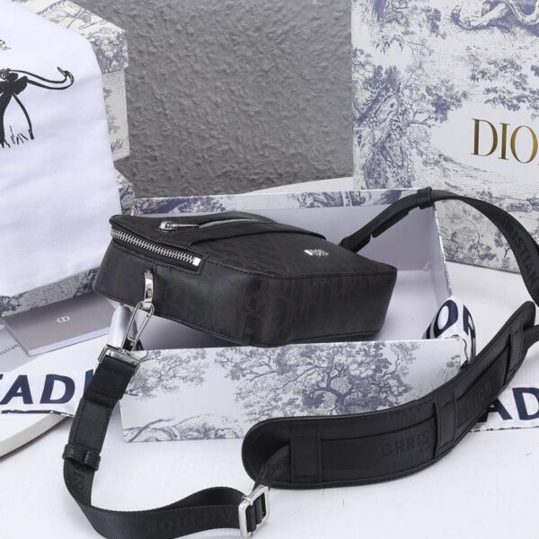 DIOR SAFARI MESSENGER BAG - Image 4