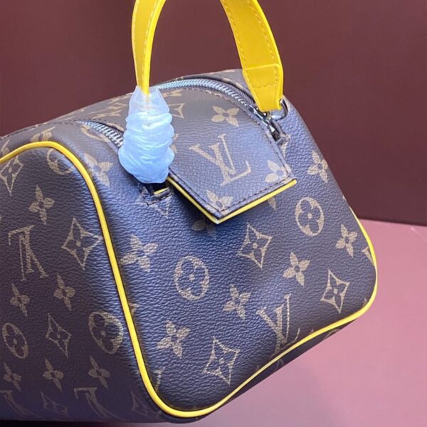 LV Dopp Kit - Image 5