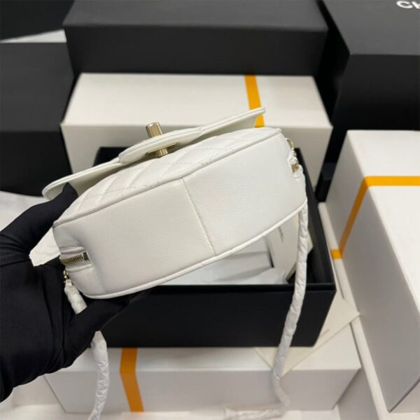 Chanel 22s Heart Bag - Image 5