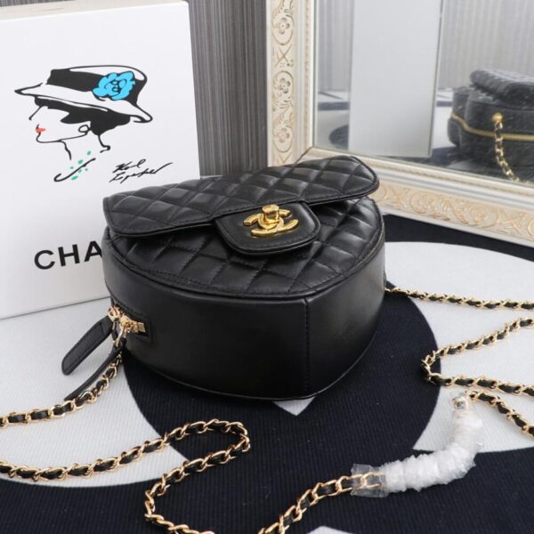 Chanel 22s Heart Bag - Image 5