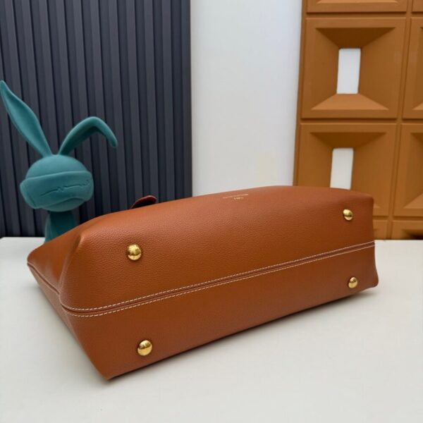 LV Low Key Cabas MM - Image 5