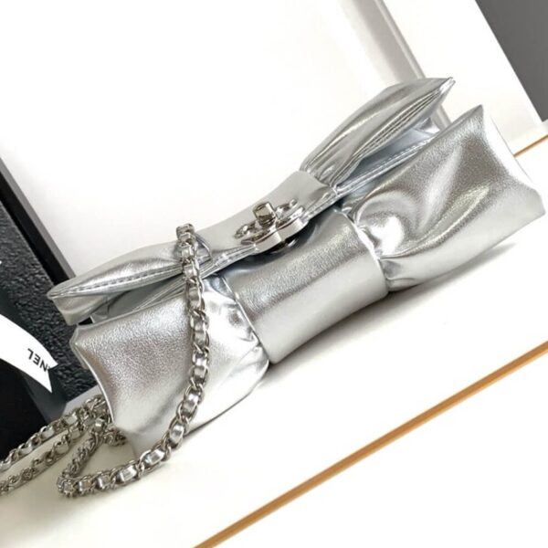 CHANEL Clutch - Image 5