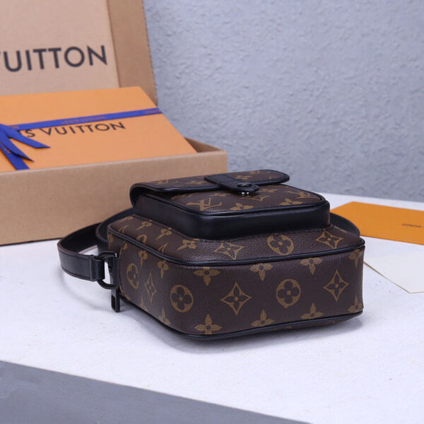 LV Christopher Wearable Wallet - Image 5