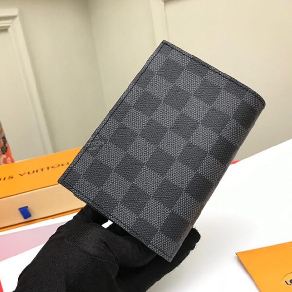 LV PASSPORT COVER - Image 5