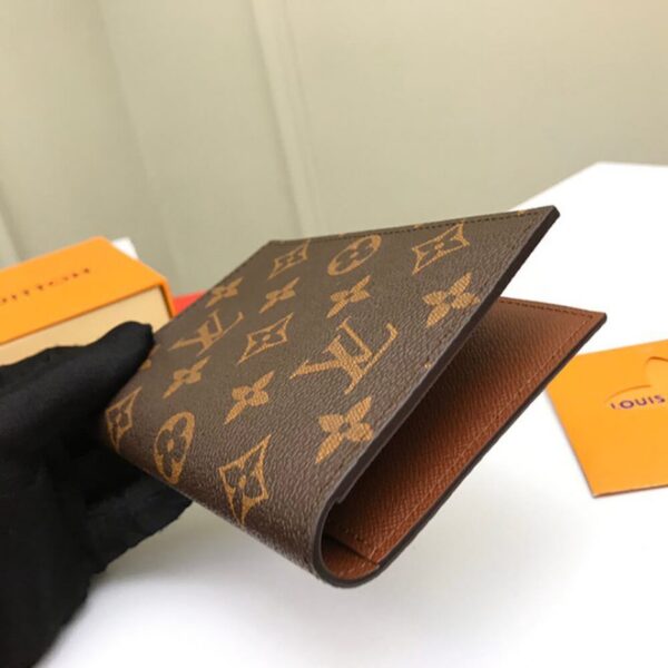 LV PASSPORT COVER - Image 5