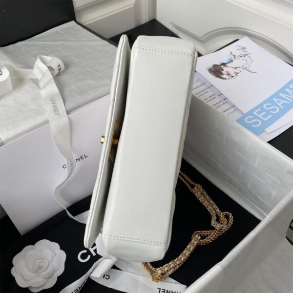 CHANEL FLAP BAG - Image 5