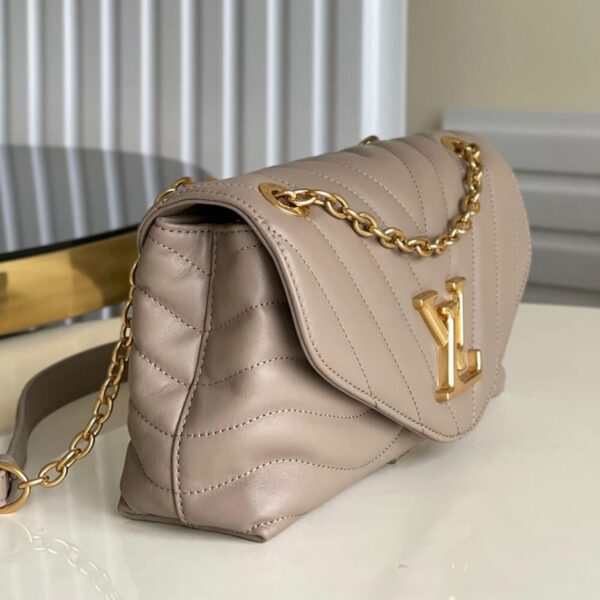 LV NEW WAVE CHAIN BAG - Image 5