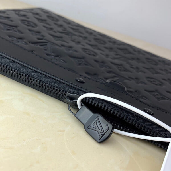 LV Discovery Pochette - Image 5