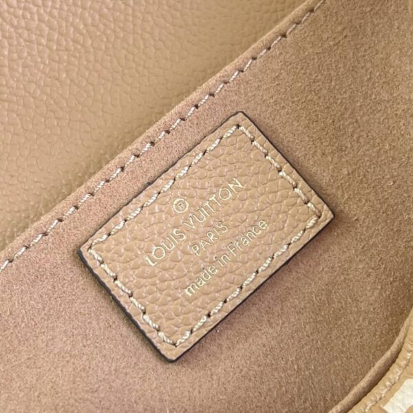 LV Pochette Metis East West - Image 7