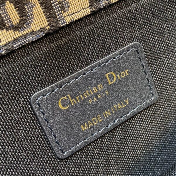 Dior 30 Montaigne East-West Bag with Chain - Image 7