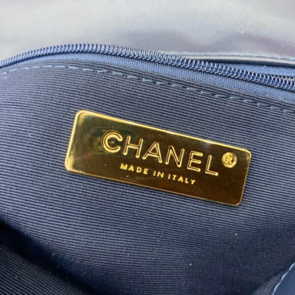CHANEL 19 HANDBAG - Image 7