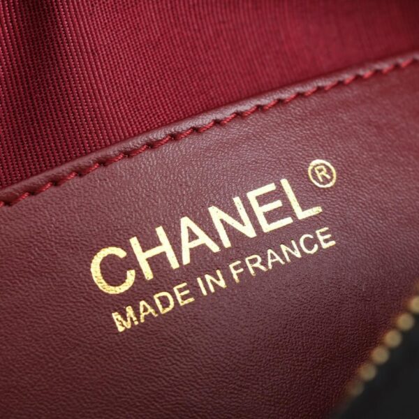 Chanel 22s Heart Bag - Image 7