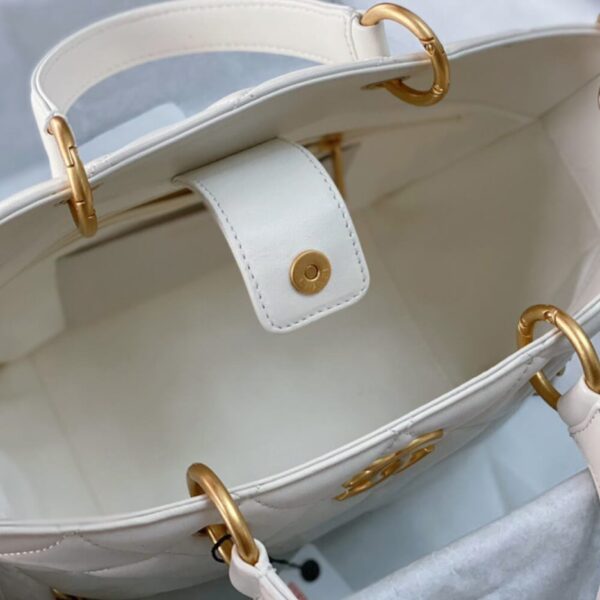 CHANEL SHOPPING BAG - Image 8