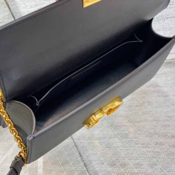 Dior 30 Montaigne East-West Bag with Chain - Image 8
