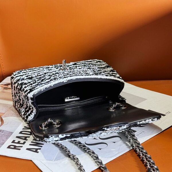 CHANEL SMALL FLAP BAG - Image 8