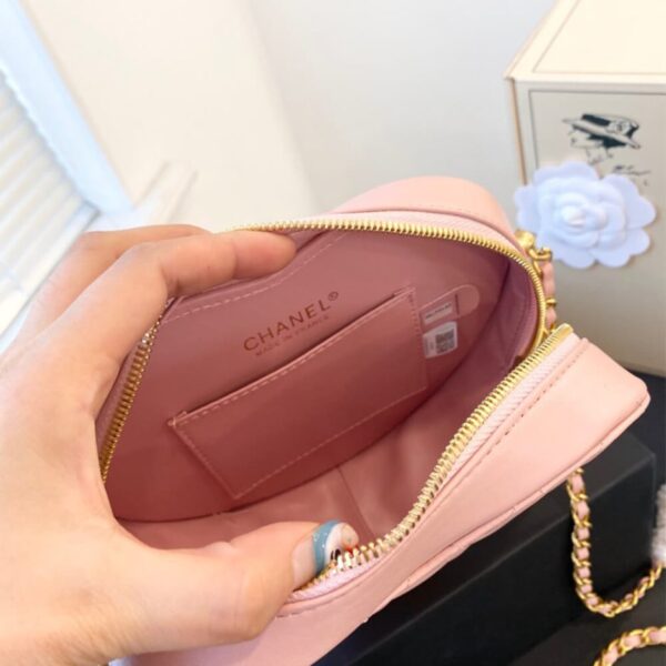 Chanel 22s Heart Bag - Image 8