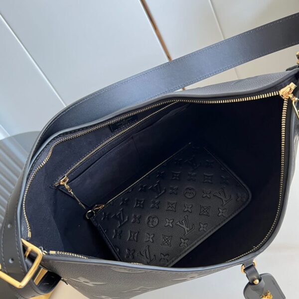 LV  CarryAll MM - Image 8