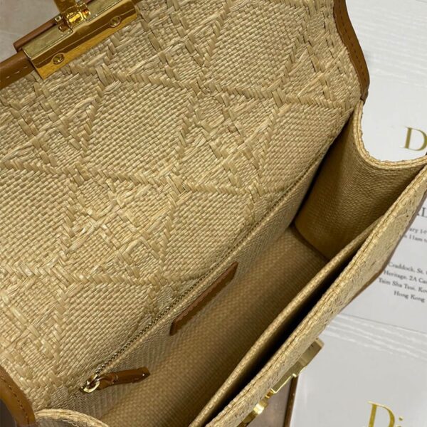 30 MONTAIGNE BAG - Image 9